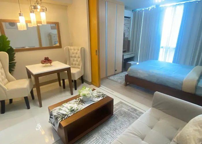 La Rosa - Uptown Bgc Apartment