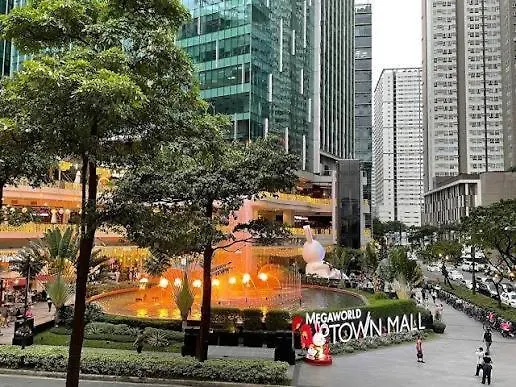 Apartment La Rosa - Uptown Bgc *