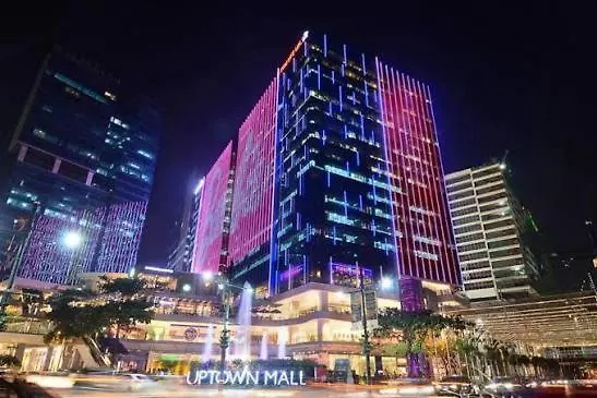 La Rosa - Uptown Bgc Apartment Manila